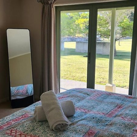 Pinegrove Cottages - Unit1 ツイゼル エクステリア 写真