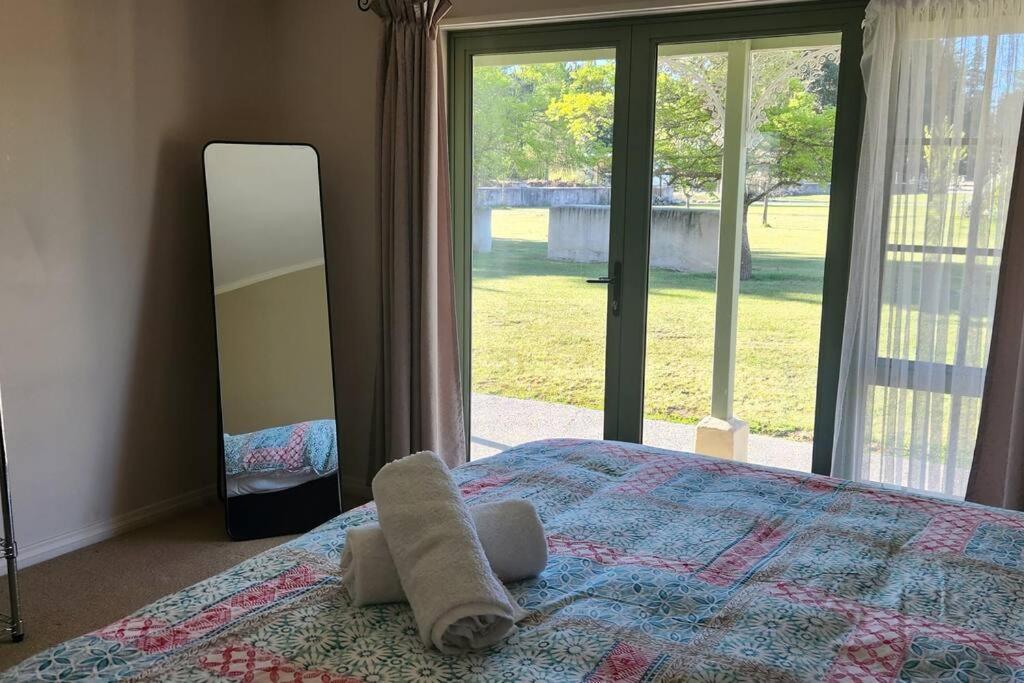 Pinegrove Cottages - Unit1 ツイゼル エクステリア 写真